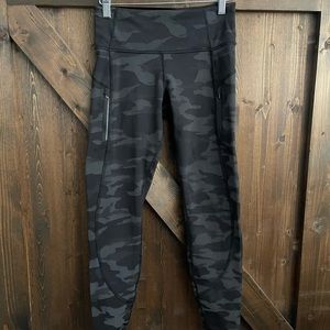 Athleta Rainier Reflective Camo Leggings - Size XS
